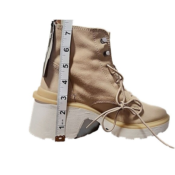 SOREL Hi-Line Waterproof Lace Up Leather Boot in Chalk Size 7 - Picture 11 of 11